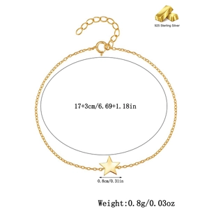 Detail view of 925 sterling silver star bracelet with 17+3cm length and 0.8cm pendant specs