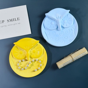 Vue détaillée du moule en silicone pour plateau à bijoux en forme de hibou coloré
