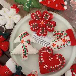 Handmade Wool Felt Christmas Hanging Ornaments Reindeer Tree Star Sock Glove House Embroidery Holiday Party Decoration