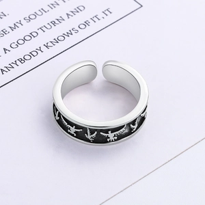 Anello aperto retrò regolabile in argento sterling con rilievi di uccelli in volo