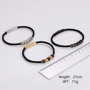 Juego de tres pulseras de cuero trenzado para hombre en oro, plata y negro, de 21cm