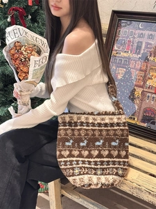 Plush winter bucket bag with Nordic elk and heart patterns for cozy daily commuting