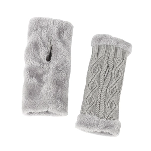 Mitaines gris foncé en maille torsadée avec doublure en peluche sur fond blanc