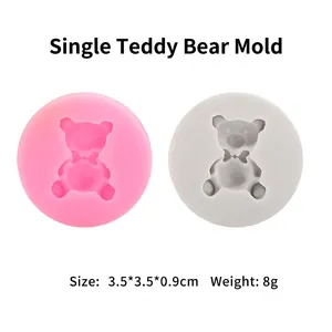 Dettaglio degli stampi in silicone a orsetto rosa e grigio, misura 3,5x3,5x0,9cm
