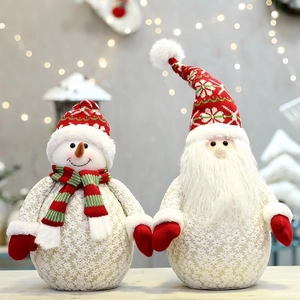Statuine natalizie di Babbo Natale e Pupazzo di neve in peluche lavorato
