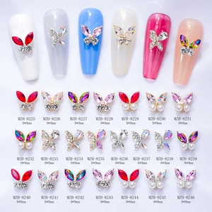 Charms D'ongles Papillon 3D Alliage Strass Zircon Faux Künstliche Perle Aurora Étincelante Bijoux Pour Décoration De Manucure DIY