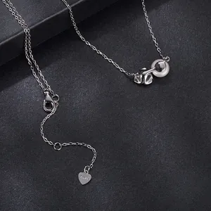 Élégant collier en argent sterling S925 avec perle naturelle et maille forçat raffinée