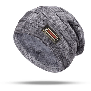 Men's winter thick knit beanie with warm fleece lining and classic leather patch logo