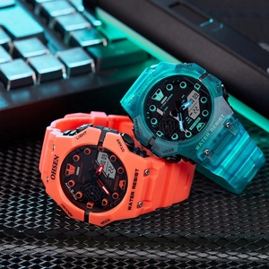 Dual display digital sports watch with silicone band and 5BAR water resistance