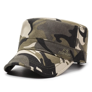 Casquette militaire camouflage classique avec broderie FS FASHION vue de profil latéral