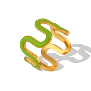Minimalist 18K gold plated stainless steel wave ring with green enamel drip oil finish