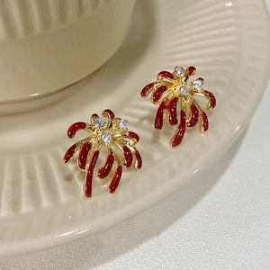 Squisiti orecchini a lobo a fuoco d'artificio placcati oro 18k con smalto rosso e zirconi