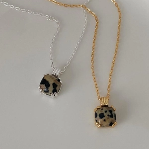 Minimalist 925 silver zebra stone pendant necklaces in gold and silver finishes