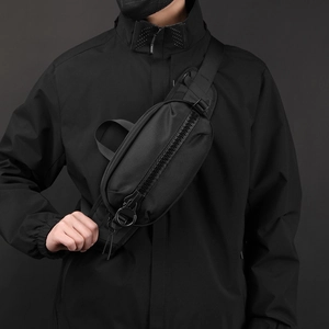Sacoche tactique noire pour homme avec grandes fermetures éclair et nylon résistant