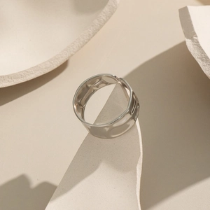 Minimalist silver hammered texture open ring featuring high-polish irregular wave design