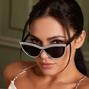 Fashionable black cat-eye sunglasses for women with luxury rhinestone inlaid frame