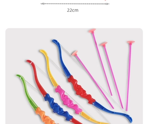 Detail showing 22cm plastic toy archery set with 4 colorful bows and 5 suction cup arrows