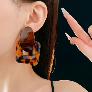 Vintage tortoiseshell resin drop earrings with square and oval geometric shapes for women