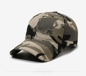 Détail de la casquette camouflage FS FASHION avec broderie 3D et visière renforcée
