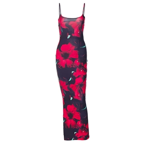 Robe longue sans manches à imprimé floral rouge sur fond noir avec fines bretelles
