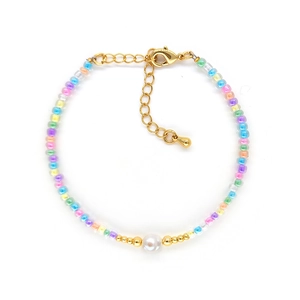 Bohemian colorful beaded bracelet with a natural freshwater pearl and gold clasp