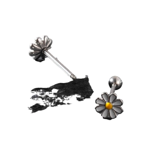 Ensemble de piercings de langue marguerite en acier inoxydable argenté avec détails jaunes