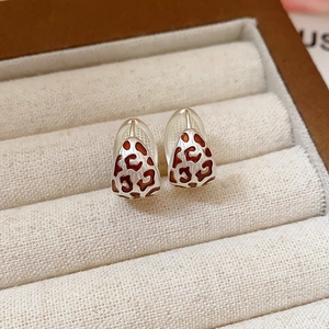 Retro geometric leopard print hoop earrings with silver base and brown enamel pattern