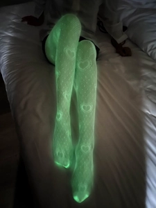 Bas résille vert phosphorescent avec motifs de cœur lumineux pour fêtes d'Halloween