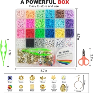Detaillierte Übersicht der DIY-Schmuckbox mit Tonperlen und Bastelwerkzeugen