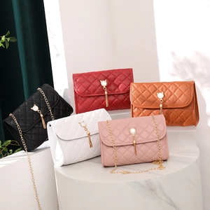 Women Rhombic Quilted Shoulder Bag Pu Leather Crossbody Small Square Handbag With Cat Head Tassel And Chain Strap