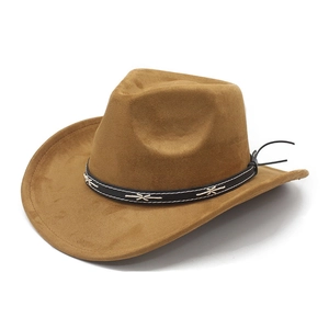 Detailansicht brauner Cowboyhut aus Wildlederimitat mit schwarzem Lederband und Kreuzstichnaht