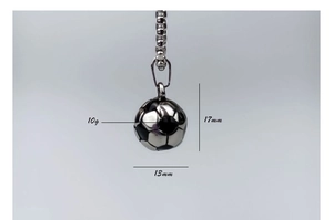 Detaillierte Größentabelle für Fußball-Edelstahlanhänger mit Maßen 17x13mm und 10g Gewicht