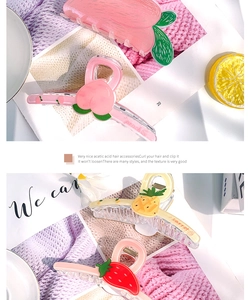 Détails de pinces à cheveux en acétate en forme de pêche et de fraise pastel