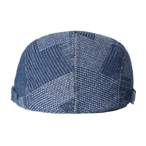 Casquette plate en denim bleu avec patchwork de tissus et style vintage décontracté