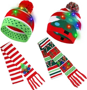 Détail de l'ensemble bonnet et écharpe de Noël à LED avec motifs en jacquard