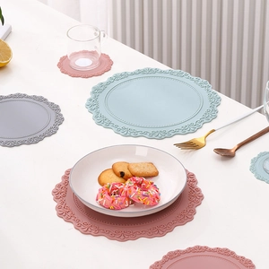 Sets de table et dessous de verre en silicone gaufré vintage en bleu rose et gris