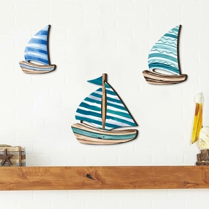 3er-Set mediterrane Holz-Segelboot Wanddeko mit blauen maritimen Mustern auf Weiß