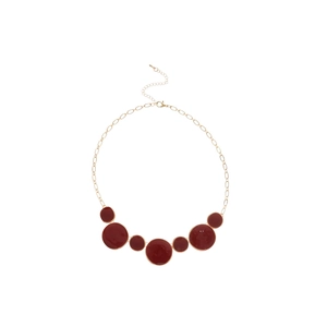 Collier vintage doré avec sept pendentifs ronds en émail rouge sur une chaîne fine