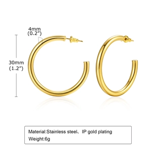Detailed view of 30mm gold hollow C-shape hoop earrings with dimensions and material specs