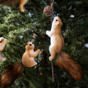 Lifelike squirrel Christmas tree hanging decorations with plush fur on pine branches