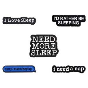 5-teiliges Emaille-Anstecknadel-Set mit Schlaf-Slogans wie I Love Sleep und NEED MORE SLEEP