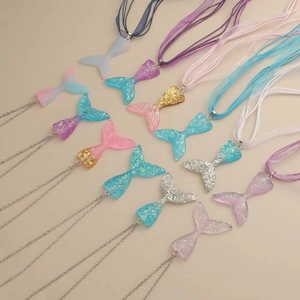 Lot de colliers queue de sirène en dégradé avec paillettes en résine et cordon