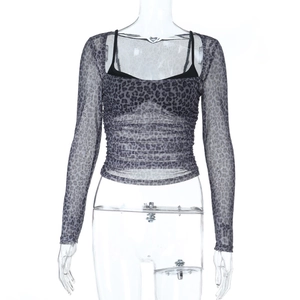 Elegante top in rete leopardata grigia a maniche lunghe con set sottoveste nero