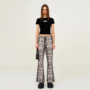 Chic leopard print wide-leg cotton pants with high-waist design and slimming fit