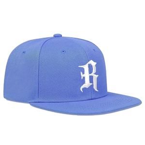 Casquette snapback bleu roi avec lettre R brodée en 3D blanc pour un style urbain