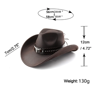 Vue détaillée du chapeau de cowboy marron avec boucle tête de vache et tailles