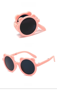 Lunettes de soleil pliables roses pour enfants avec oreilles d'ours, vue détaillée