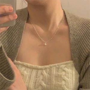 Minimalist 925 sterling silver necklace with single pearl pendant on a beaded chain