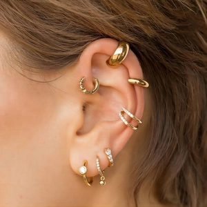 Ear cuff e orecchini minimalisti in acciaio inossidabile placcato oro 18K e zirconi
