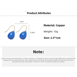Boucles d'oreilles goutte bleues en cuivre avec dimensions et poids sur fond blanc